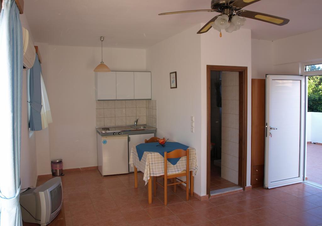 Eristos Beach Hotel Megalon Chorion  Room photo