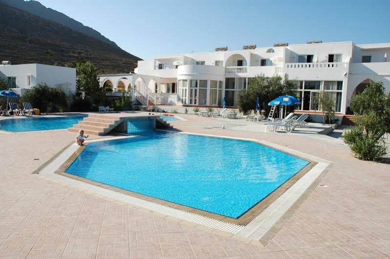Eristos Beach Hotel Megalon Chorion  Exterior photo